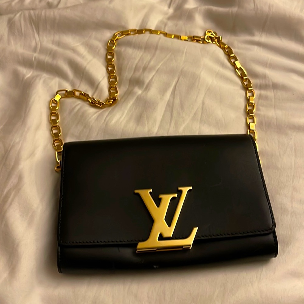 Louis Vuitton clutch purse good preowned condition